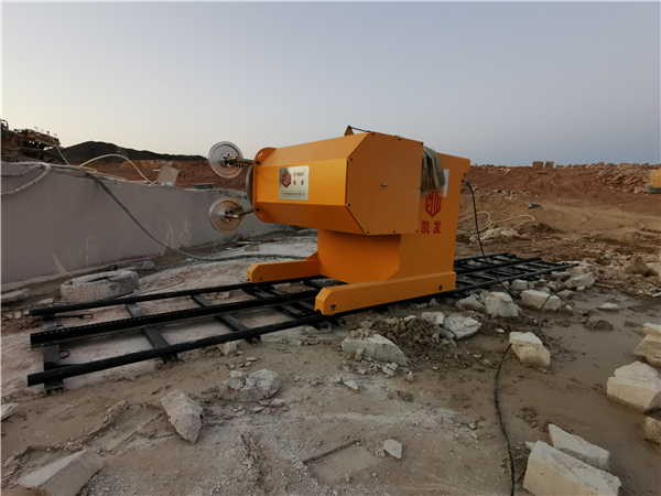 長沙凱發(fā)超硬材料科技有限公司,長沙礦山石材開采設(shè)備銷售,長沙金剛石繩鋸機銷售,金剛石串珠繩生產(chǎn)銷售，水平鉆機生產(chǎn)銷售