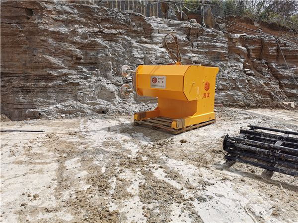 長沙凱發(fā)超硬材料科技有限公司,長沙礦山石材開采設(shè)備銷售,長沙金剛石繩鋸機銷售,金剛石串珠繩生產(chǎn)銷售，水平鉆機生產(chǎn)銷售